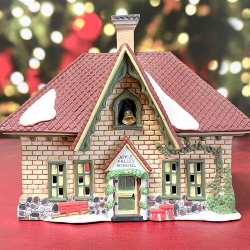 Dept 56 Apple Valley School 56172 New England Village 1996 Retired